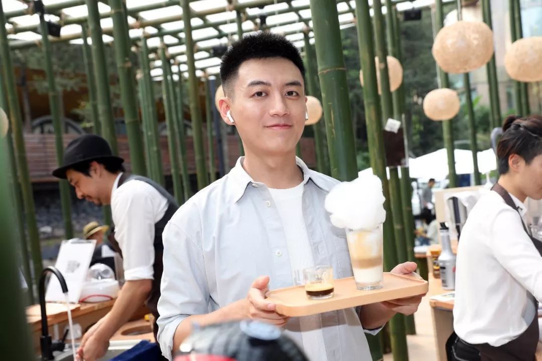 宇宙超級無敵大帥哥的旅行手帳